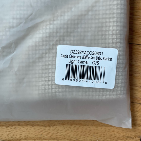 NWT Made for Italic Cassie Cashmere Waffle Knit Baby Blanket Soft Camel - Picture 6 of 6